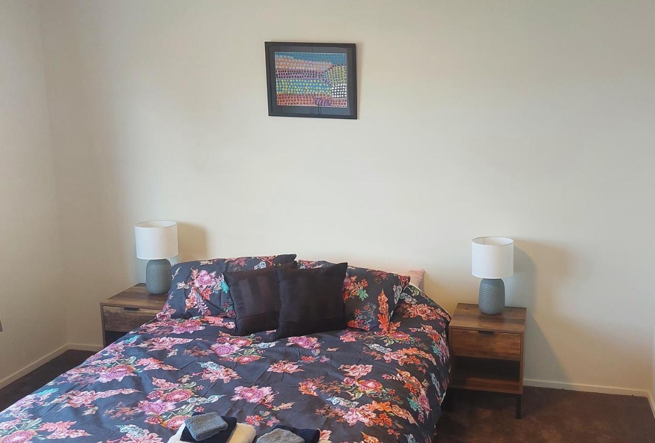 Cozy, New, Private 3 Bedroom Home Hamilton Exterior foto